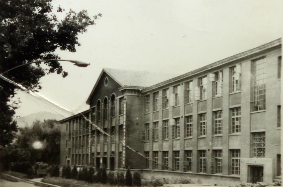 PG电子官方网站百年路上的我们│辽宁冶金职业技术学院：崇匠铸魂奋楫前行(图1)